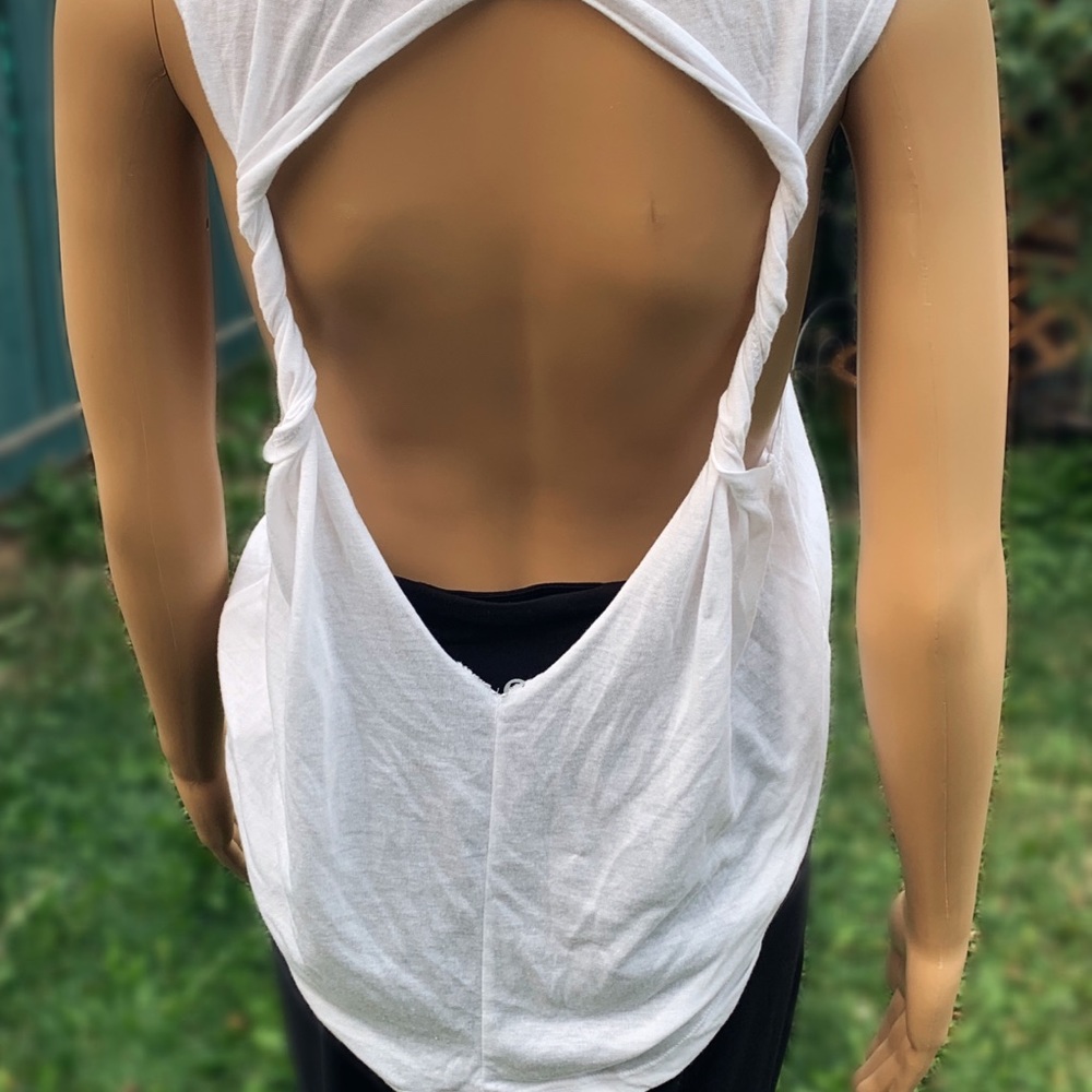 Nirvana sleeveless open-back shirt - Picture 10 of 14